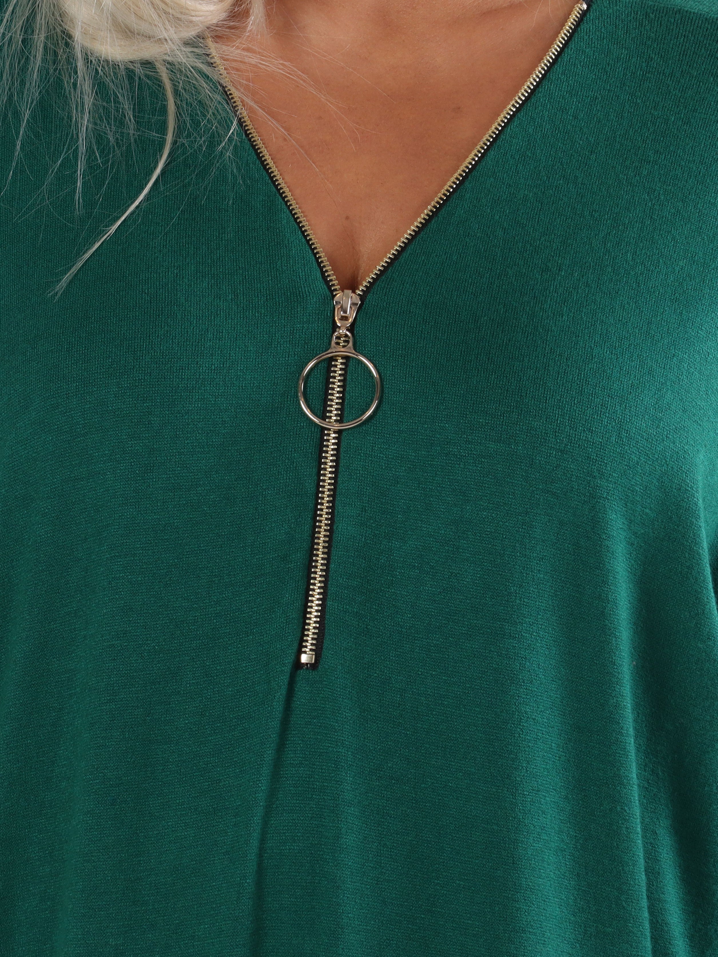 Filippa - Supermjuk plus size stickad klänning med dragkedja